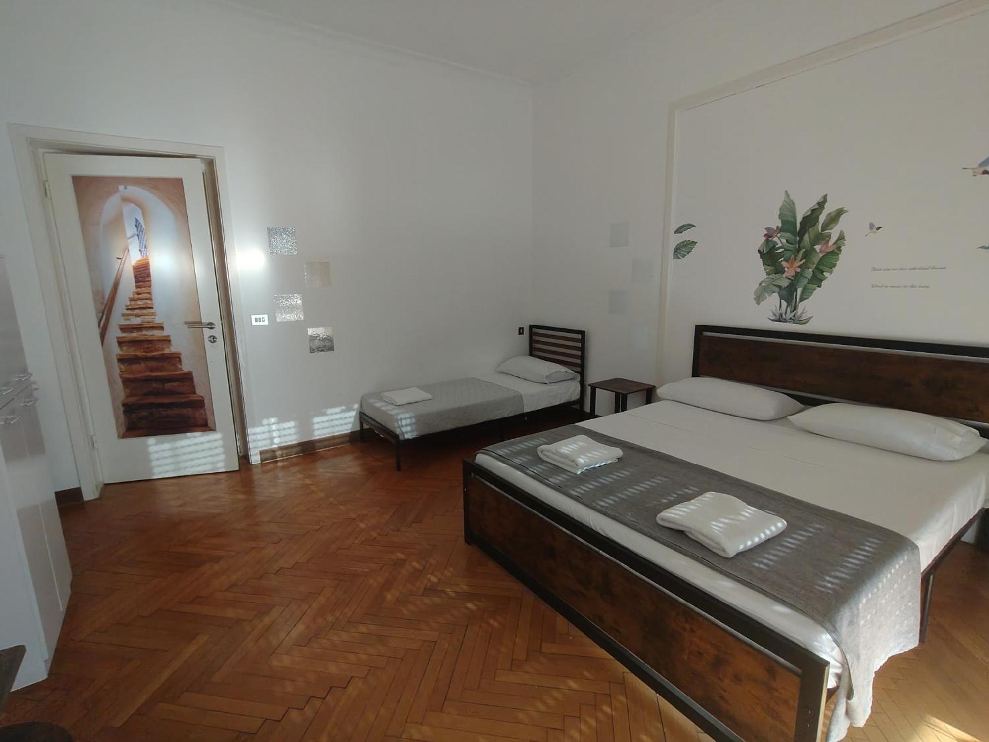 Dock Bay Lodge Hostello Trieste Esterno foto