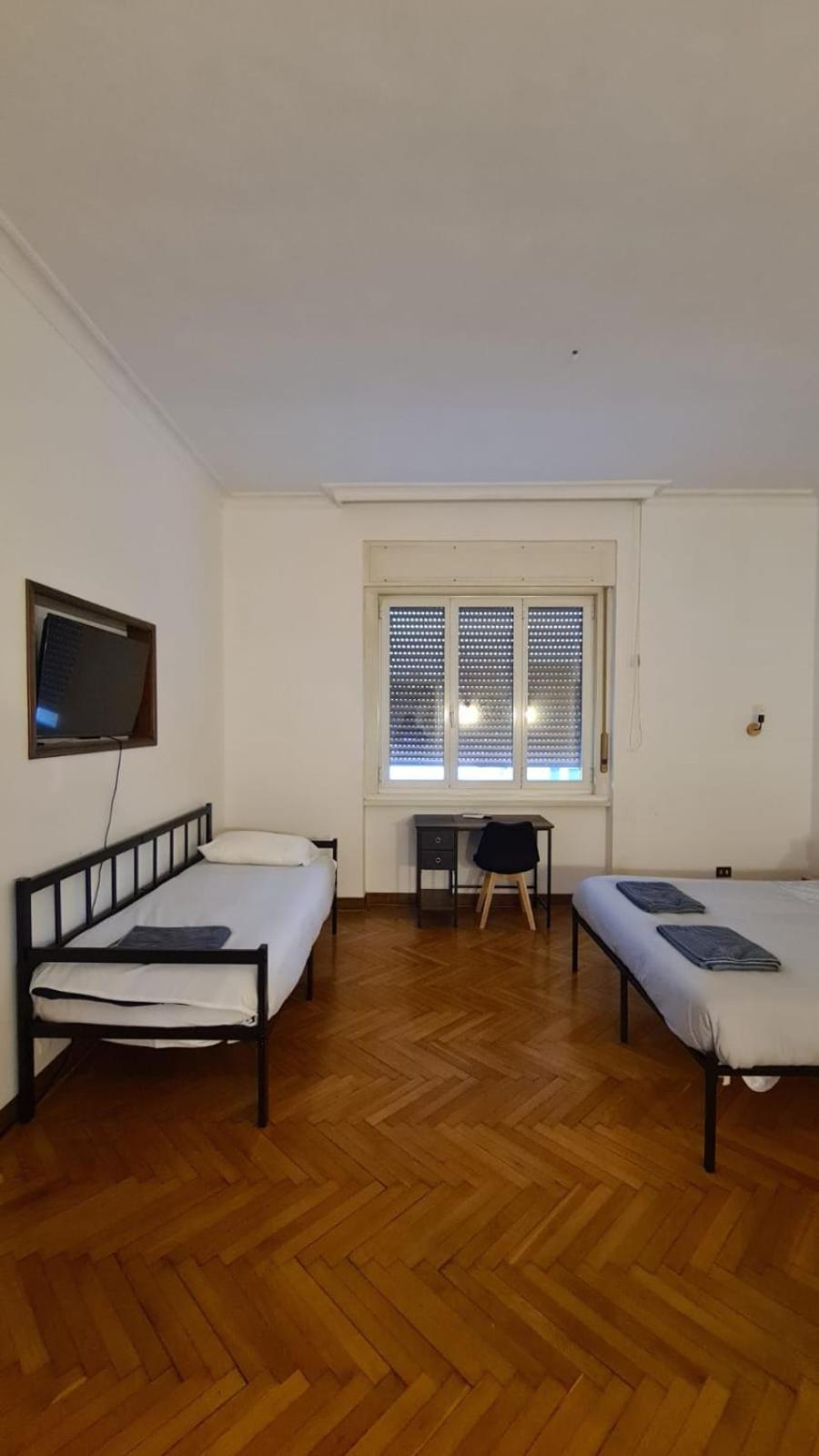 Dock Bay Lodge Hostello Trieste Esterno foto