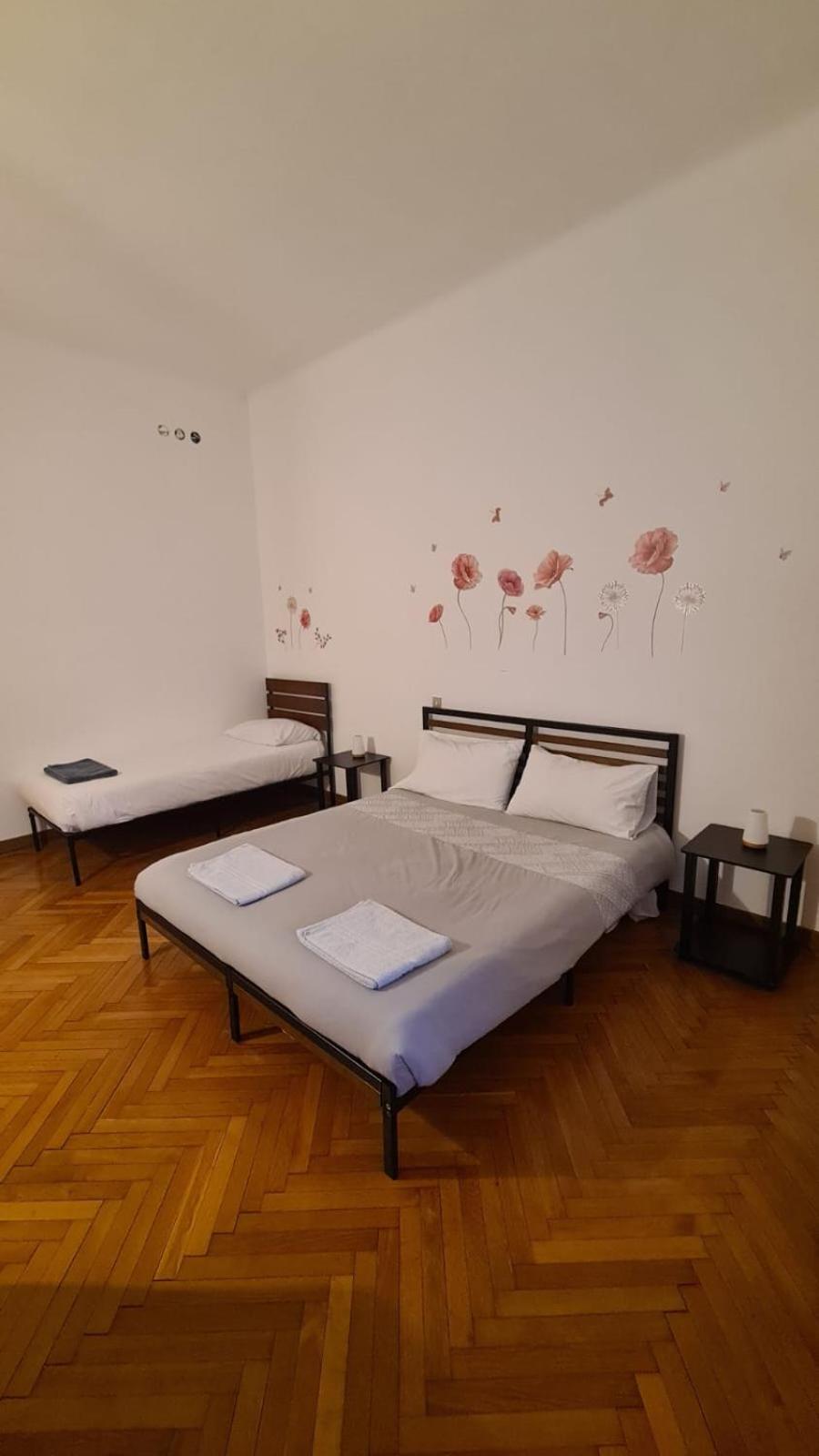 Dock Bay Lodge Hostello Trieste Esterno foto